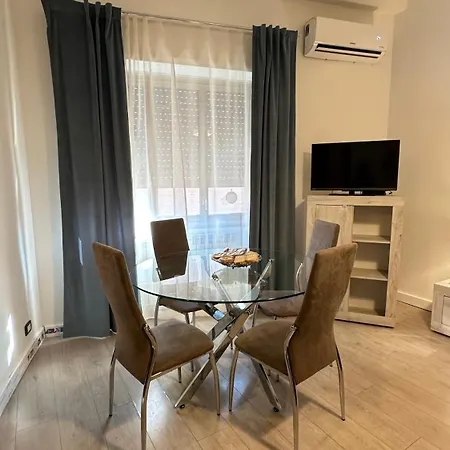 Vatican Yh Apartment *